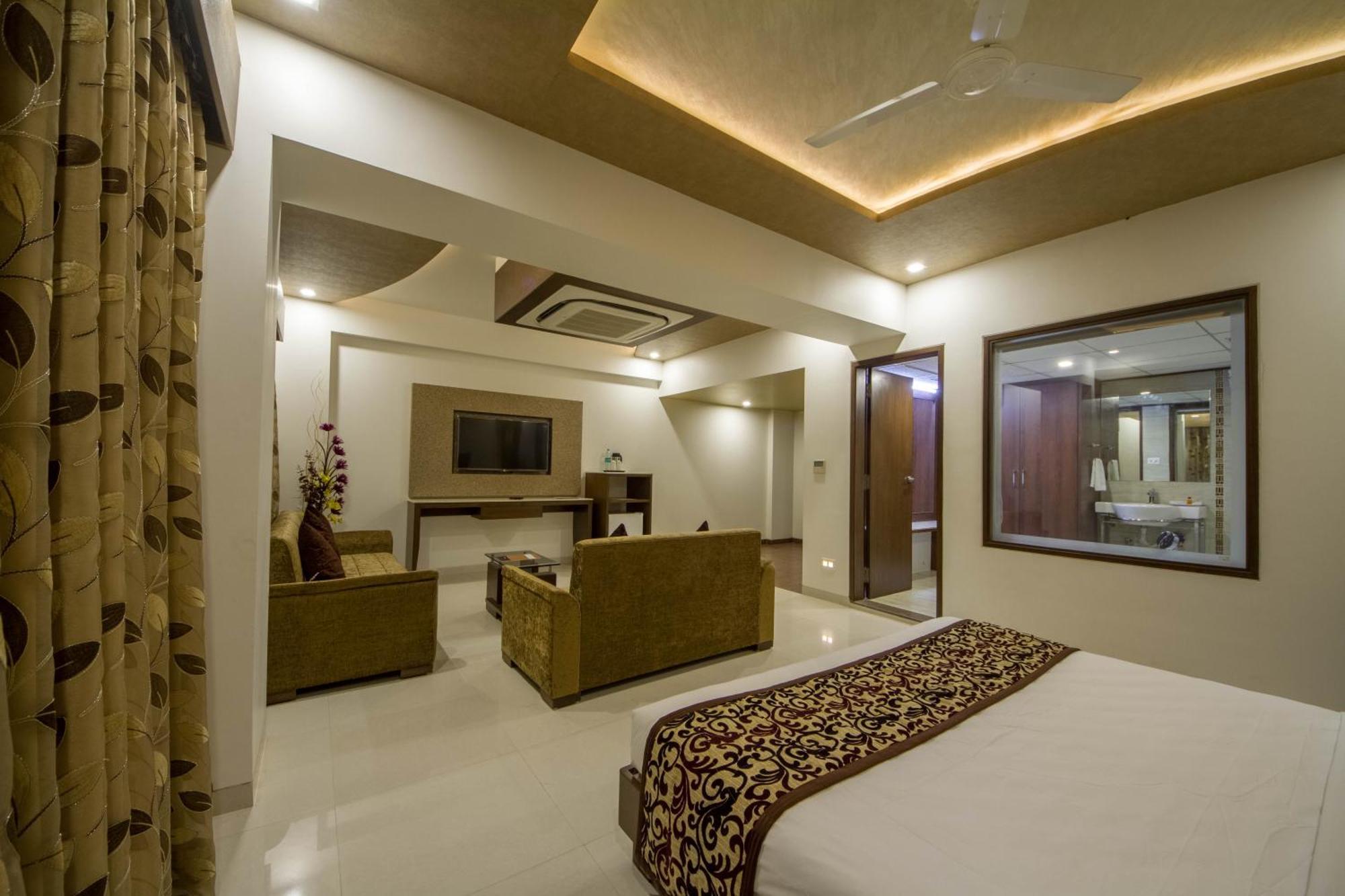 Tgv Hotel أحمد أباد المظهر الخارجي الصورة